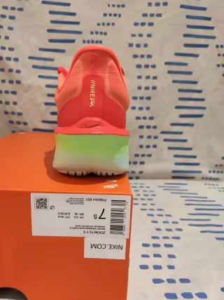 T. 40,5 Zapatillas Nike Zoom Fly 6