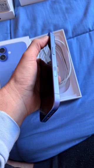 iPhone 16 128GB casi nuevo