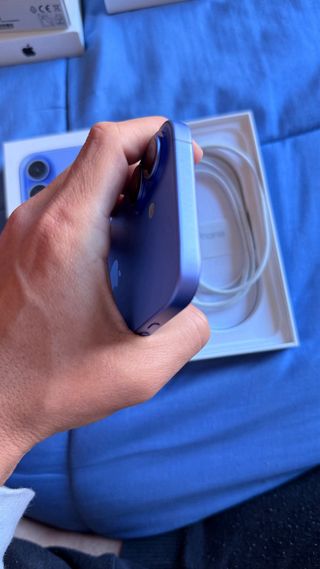 iPhone 16 128GB casi nuevo