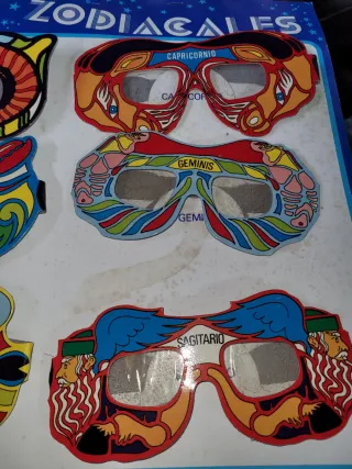 Expositor Kiosko Vintage Gafas Zodiacales