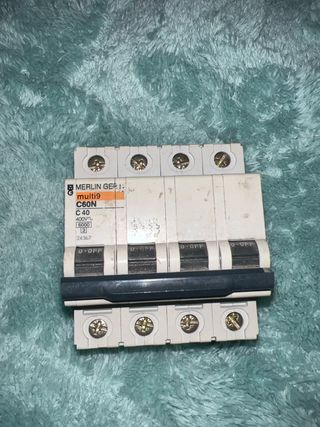 Merlin Gerin Multi9 C60N Interruptor 7u