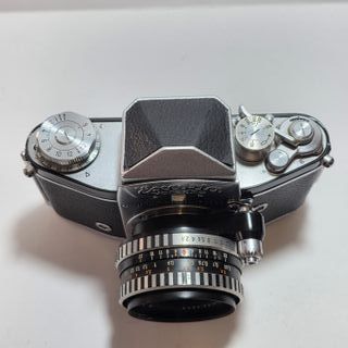 Fotocamera Vintage Exacta Varex II a Jangee 1960s