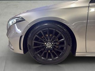 Mercedes-Benz Clase A 180 100 kW (136 CV)