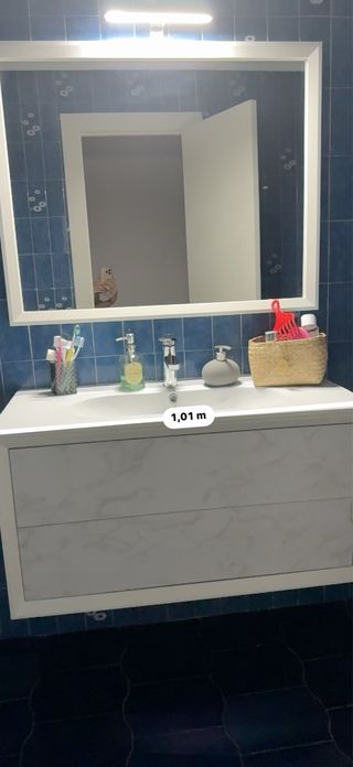 Mueble de baño con espejo