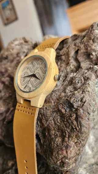 Reloj Madera Correa Piel Diseño Geométrico