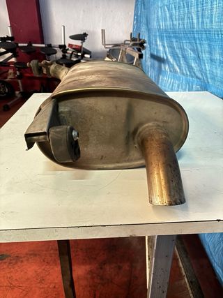 Escape trasero Toyota Celica