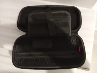 Nintendo Switch OLED roja y azul