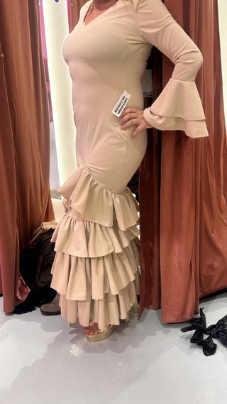 Vestido Flamenca Beige Volantes