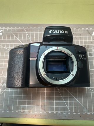 Cámara Canon EOS 100 QD analógica