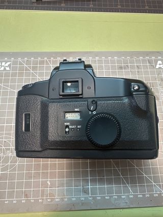 Cámara Canon EOS 100 QD analógica