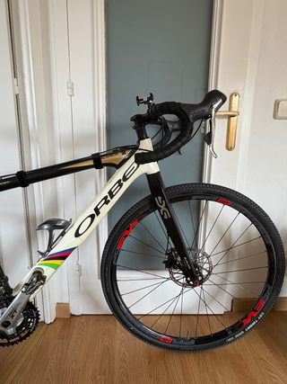 Orbea Alma Carbon Gravel