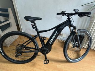 Bicicleta Eléctrica Giant Negra