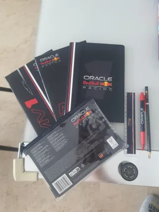Papelería Red Bull Racing