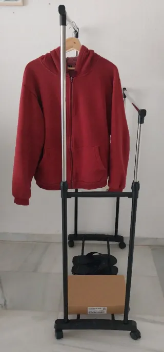 Perchero Metálico con Ruedas