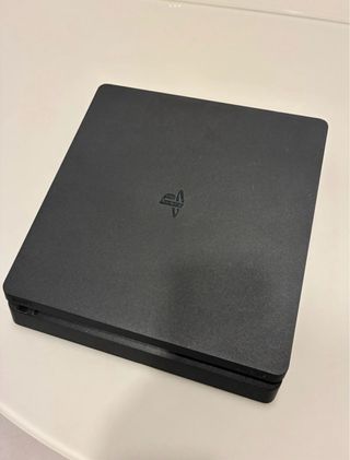 PS4 Slim 500GB + 2 Mandos