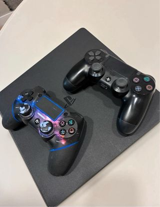 PS4 Slim 500GB + 2 Mandos