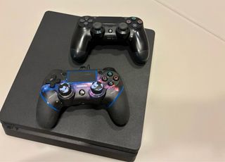 PS4 Slim 500GB + 2 Mandos