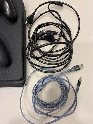 PS4 Slim 500GB + 2 Mandos