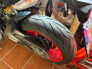 Ducati Supersport 939 Gris