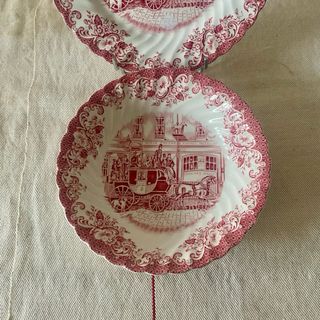 Platos vintage Johnson Bros “Coaching Scenes”