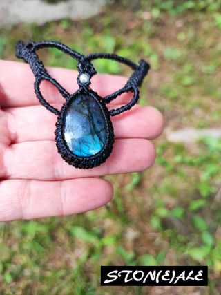 Girocollo in macrame e labradorite