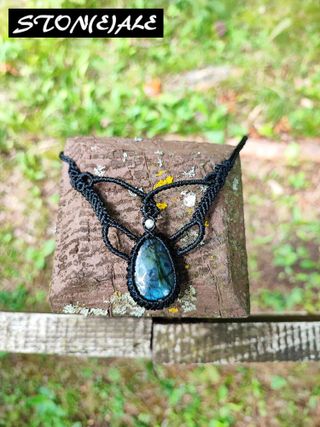 Girocollo in macrame e labradorite