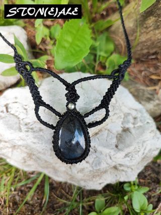 Girocollo in macrame e labradorite
