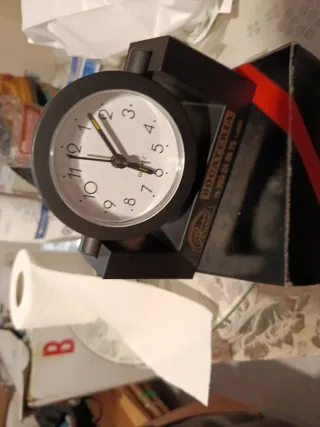 Reloj de mesa negro