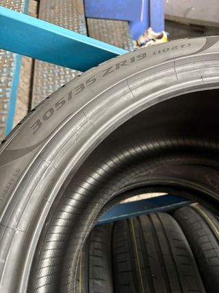 Neumático 305/35 ZR19 102Y