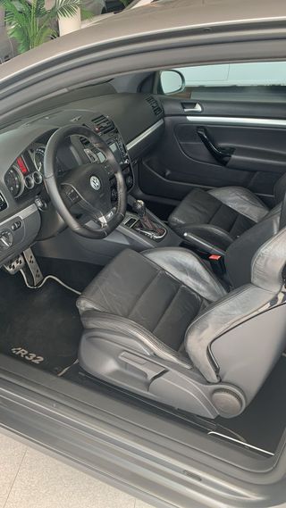 Volkswagen Golf 3.2 DSG R32 4MOTION