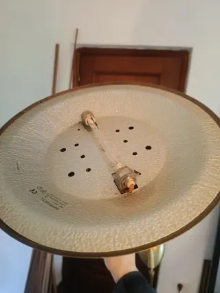 Lámpara de pie de bronce