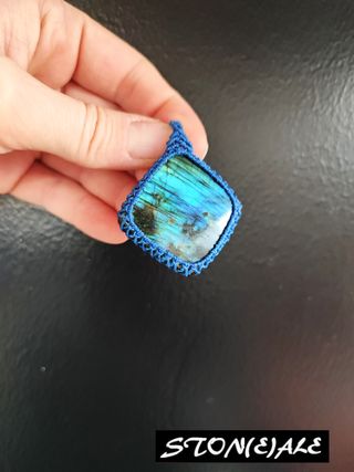 Collana con ciondolo in macrame con labradorite