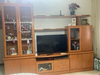 Mesa de salón de madera