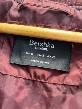 Cazadora Bomber Bershka Roja