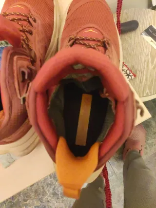 Bota Hoka Megagrip Naranja Beige