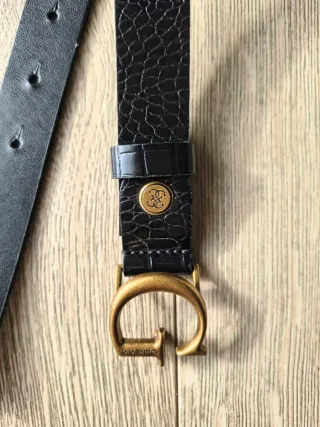 Cintura Guess vera pelle nera con fibbia G