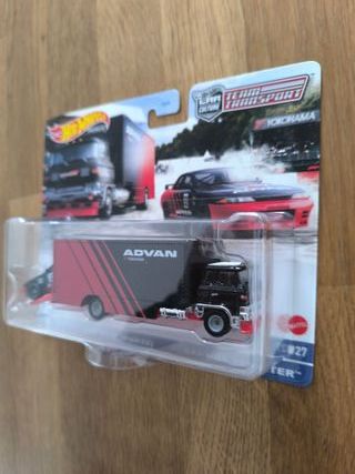Hot Wheels Team Transport Advan Nissan Skyline
