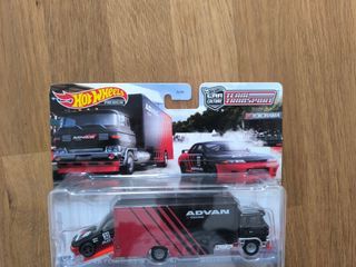 Hot Wheels Team Transport Advan Nissan Skyline