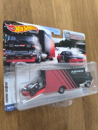 Hot Wheels Team Transport Advan Nissan Skyline