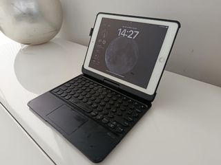 iPad 6.ª Gen 9.7 Plata (Compatible Apple Pencil)