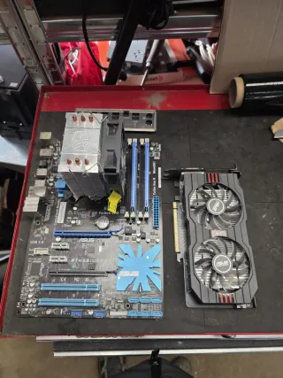 Lote Placa Base ASUS P7H55/USB3 +Tarjeta Gráfica