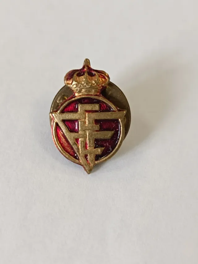 Épingle Ancienne Real Federación Española De Fútbol - Vintage, Occasion