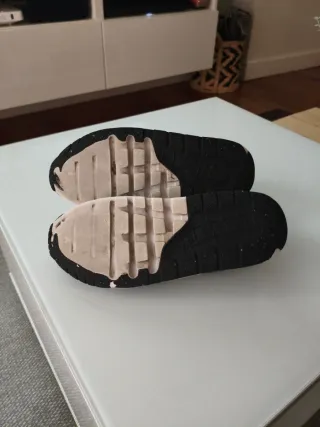 Nike Air Max 1 Blancas y Negras