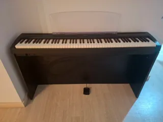 Piano Yamaha P-95