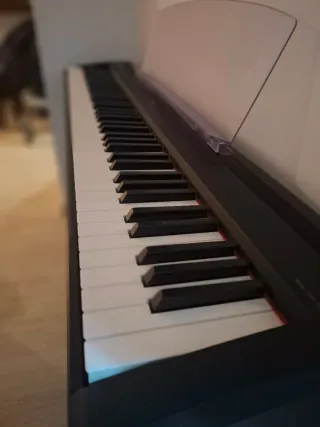 Piano Yamaha P-95