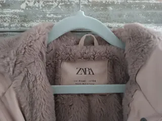 Abrigo impermeable niña Zara