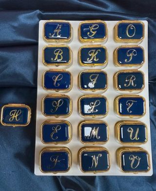 Scatoline portagioie/pillole con lettera