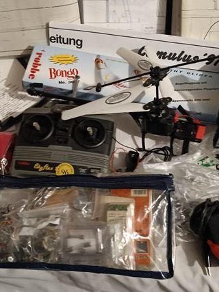 Grande conjunto de aeromodelismo e helicópteros