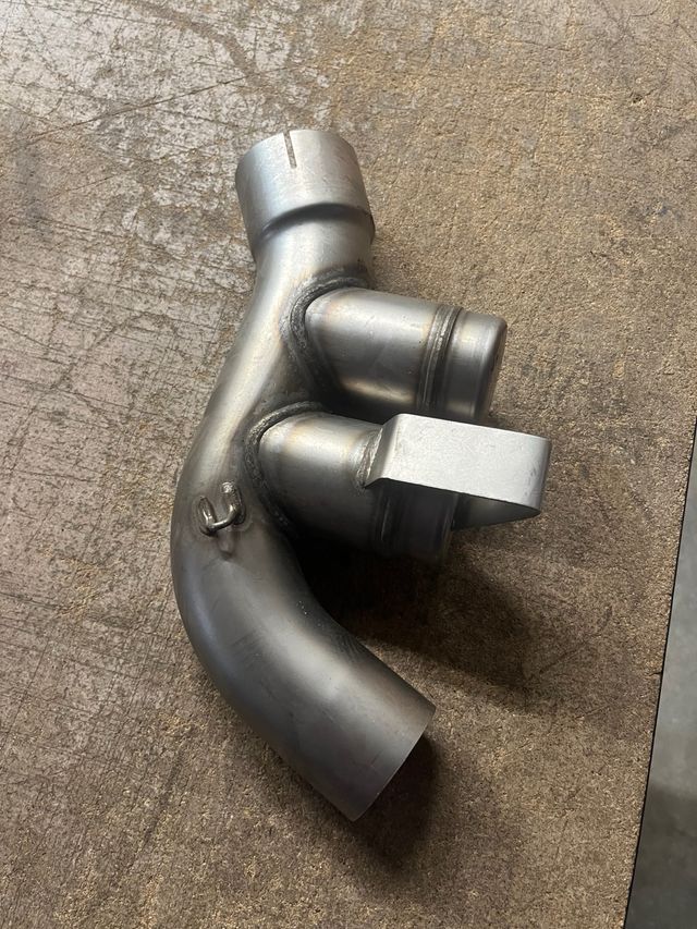 Colector intermedio MIVV con toma EXUP/servo