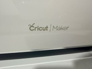 Cricut Maker 3 usada dos veces. Cuchillas nuevas